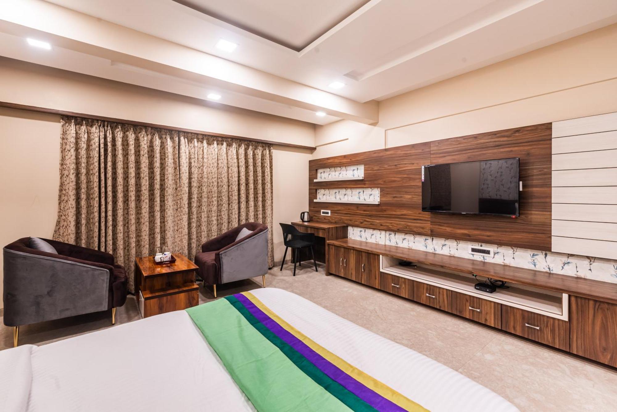 Lemon Wood Hotel