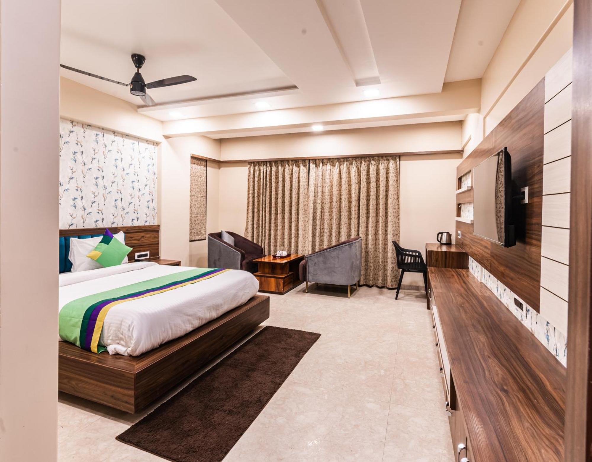 Hotel Lemon Wood Pune
