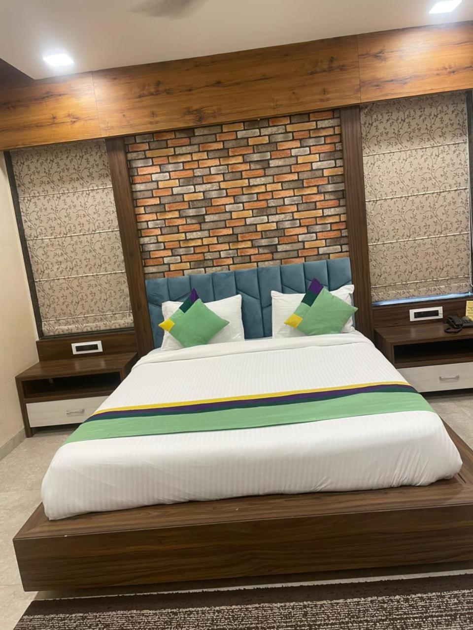 Hotel Lemon Wood Pune
