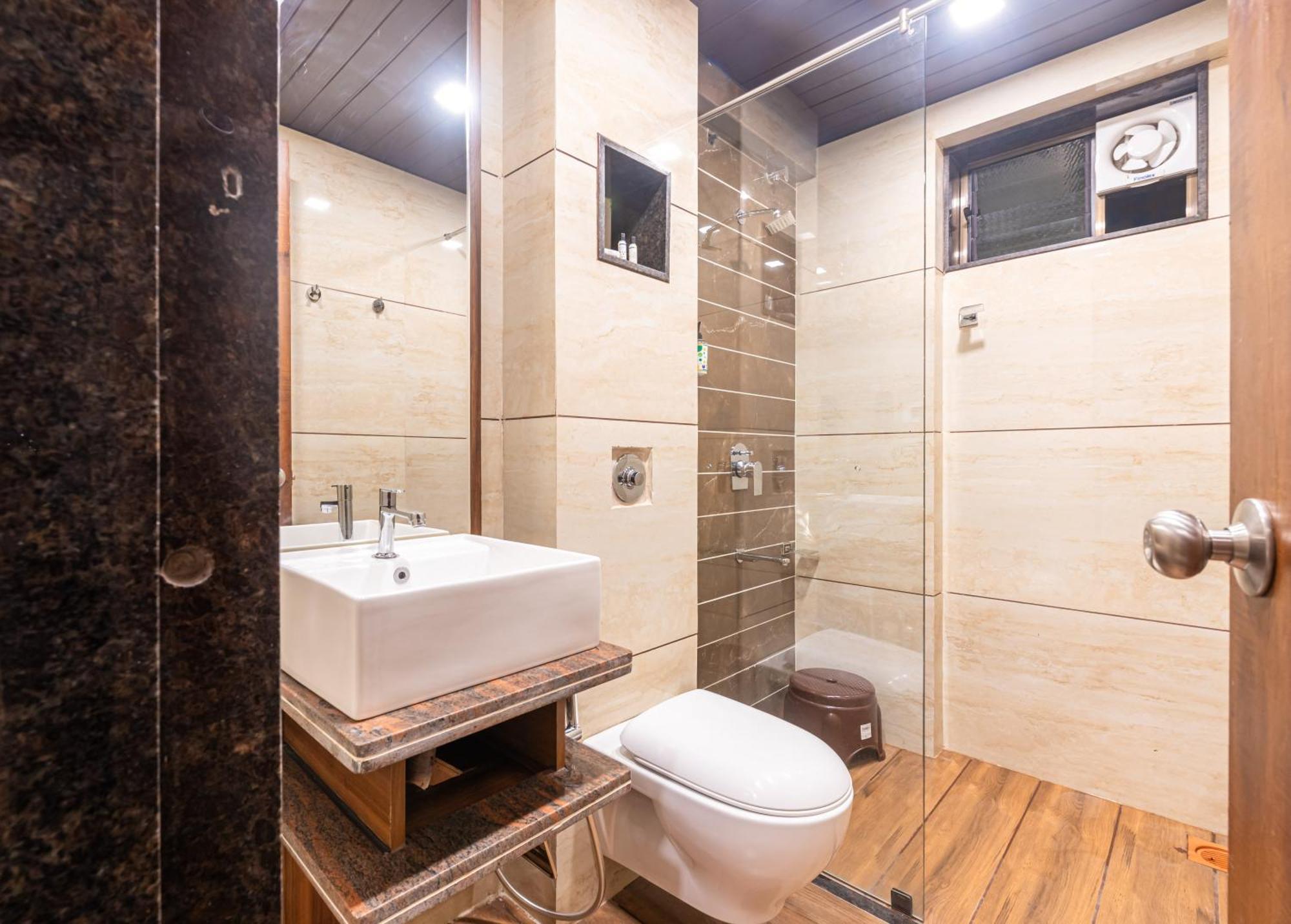 Hotel Lemon Wood Pune