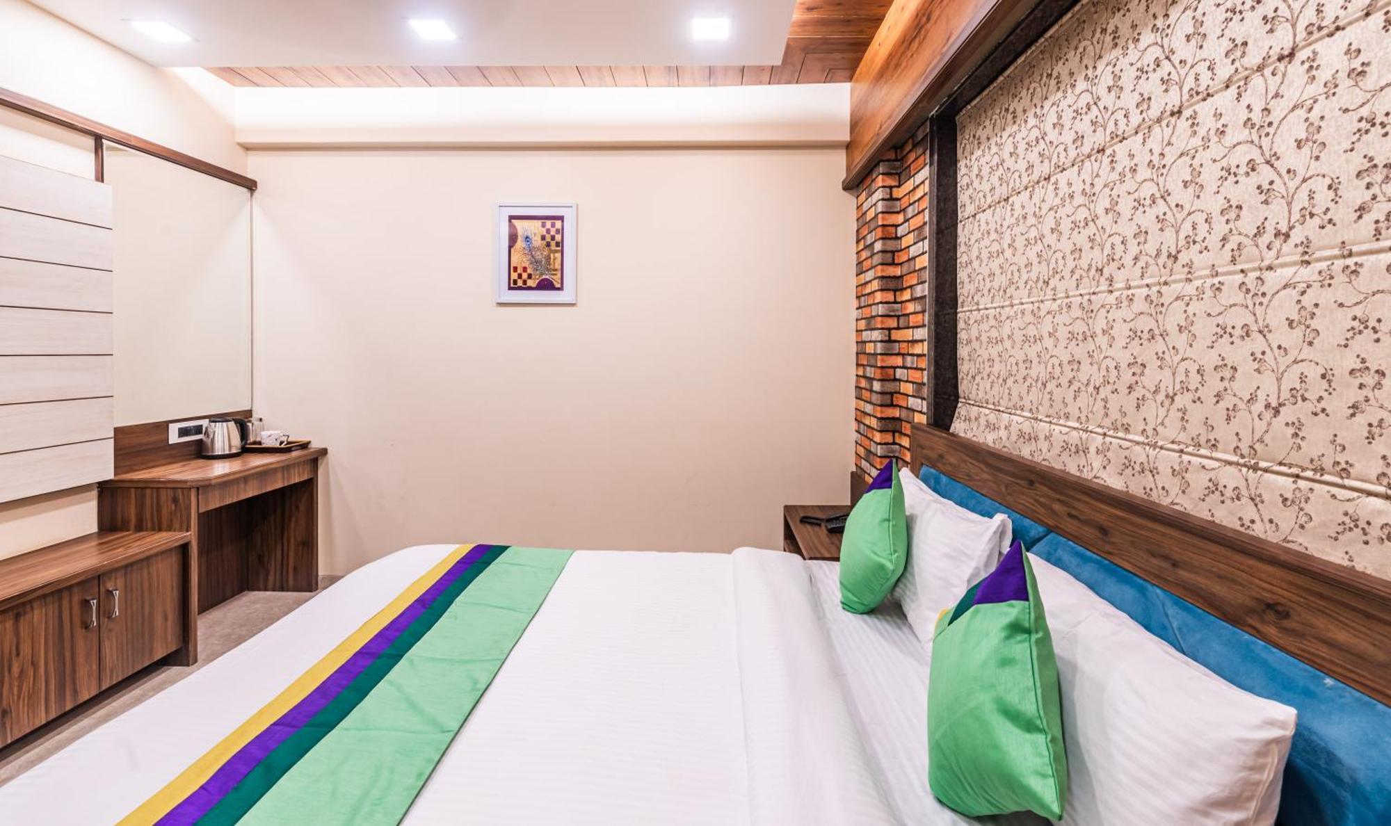 Lemon Wood Hotel